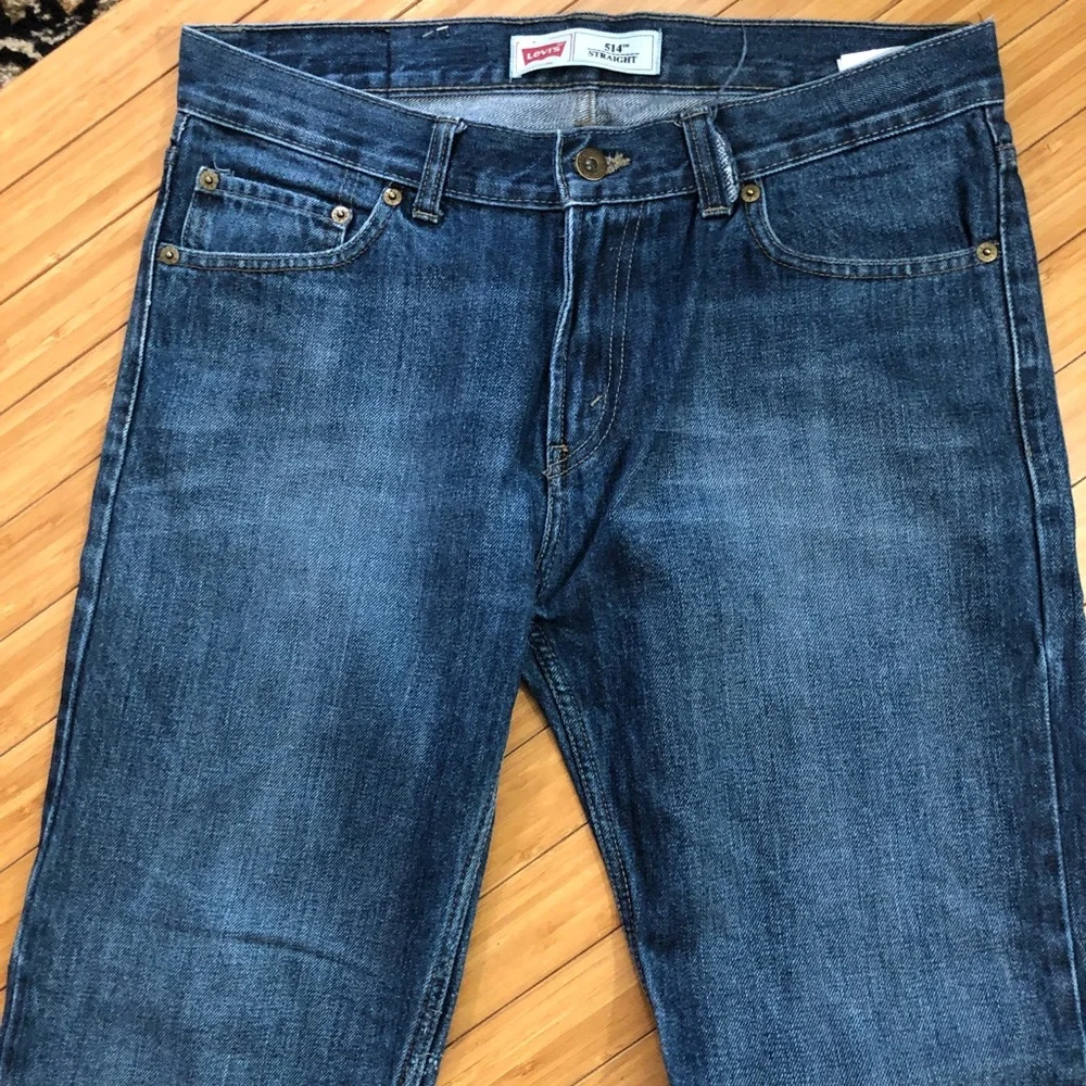 Levis straight leg
